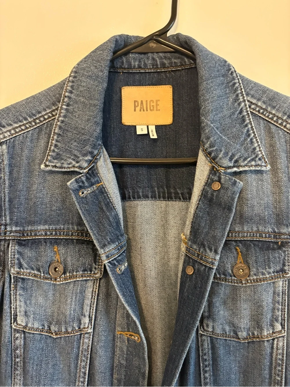 PAIGE Designer Blue Denim Trucker Jean Jacket! Excellent condition!